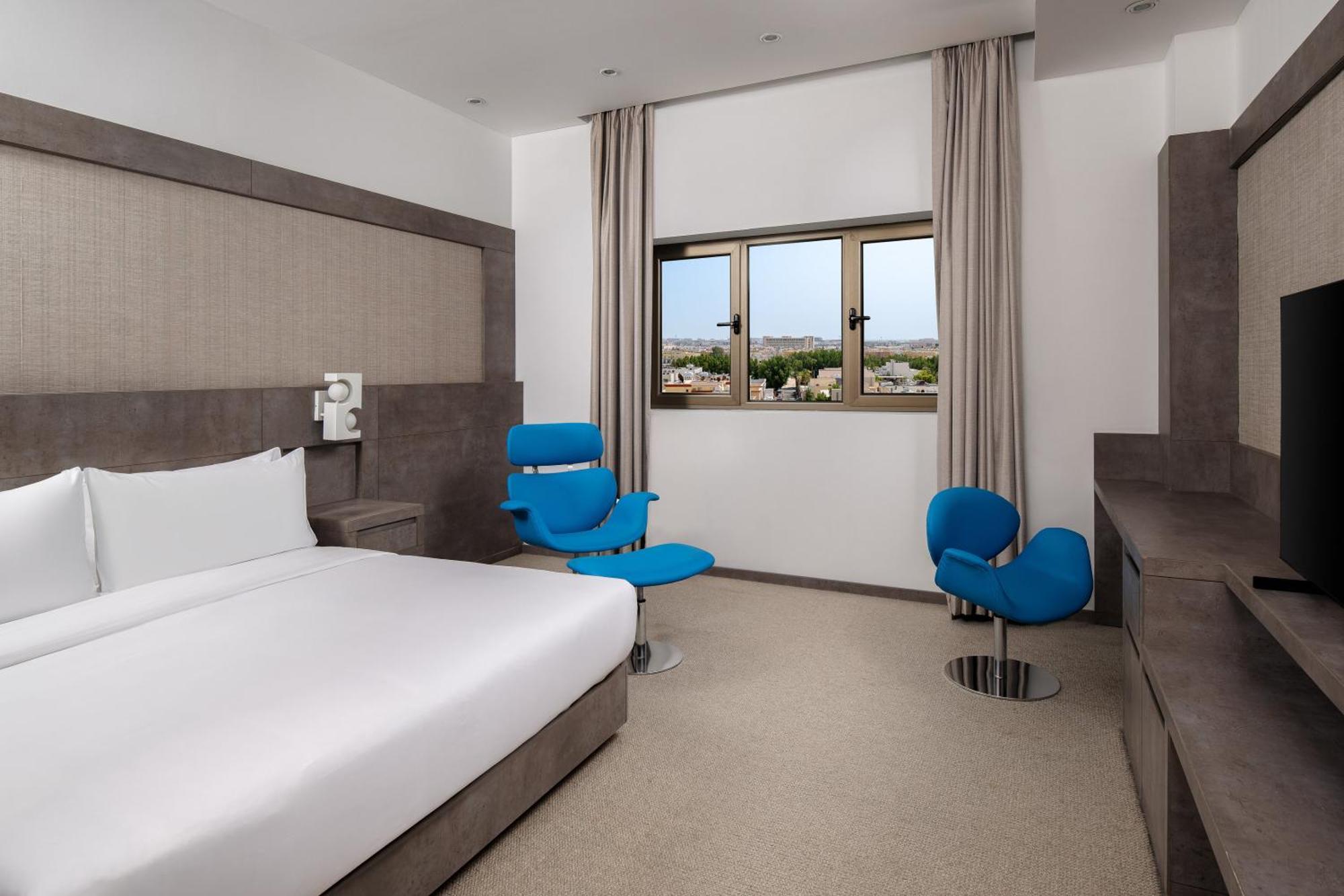卡尔顿埃尔莫埃贝德酒店 达曼 外观 照片 A room at the hotel