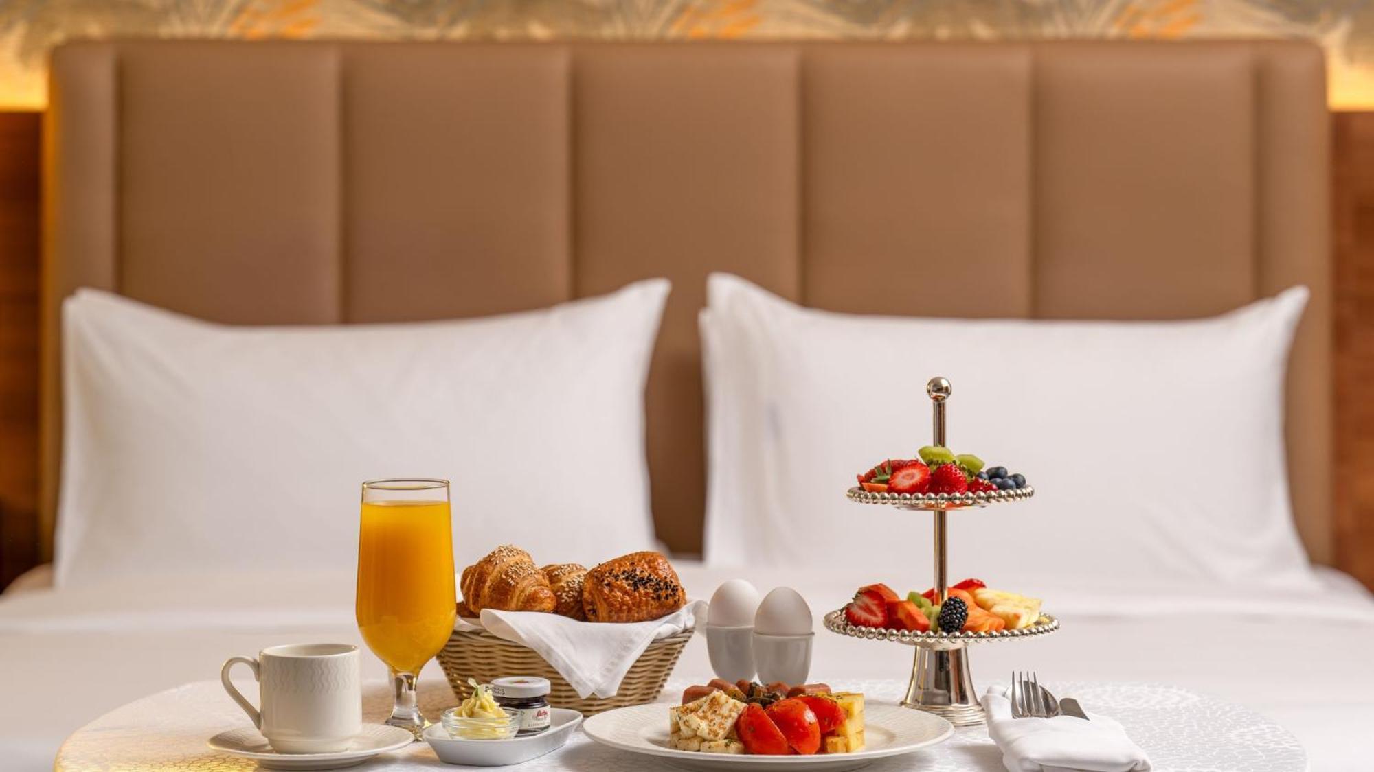 卡尔顿埃尔莫埃贝德酒店 达曼 外观 照片 Room service