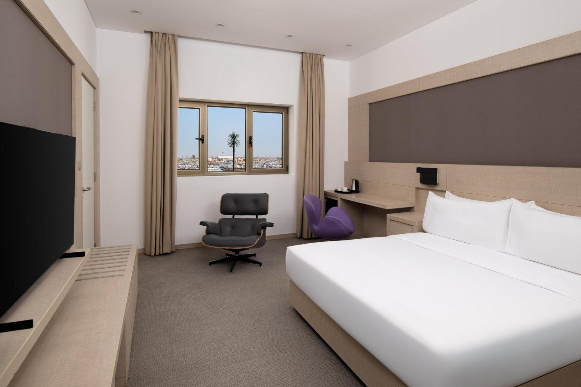 卡尔顿埃尔莫埃贝德酒店 达曼 外观 照片 A room at the hotel