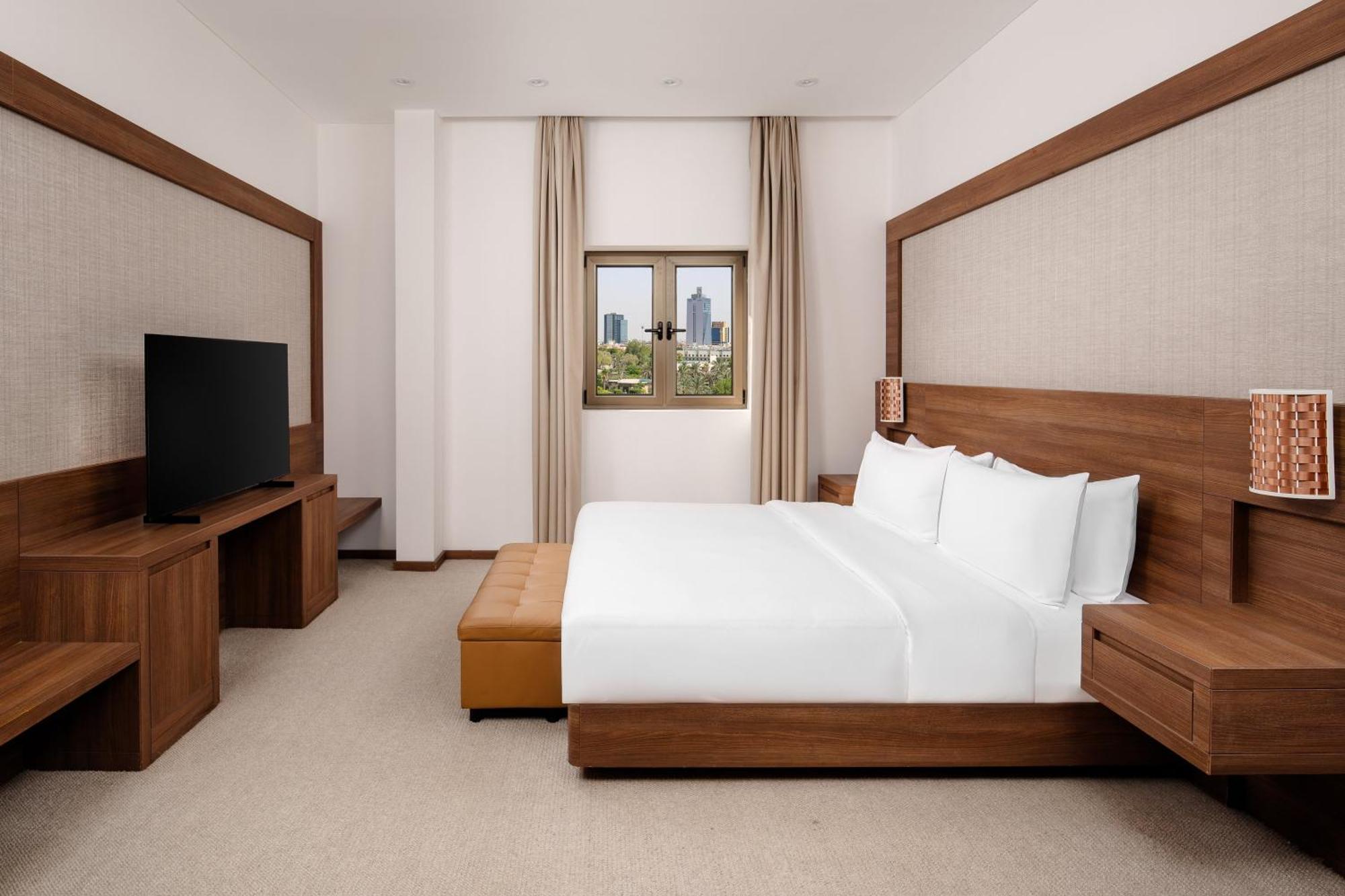 卡尔顿埃尔莫埃贝德酒店 达曼 外观 照片 A bedroom at the hotel