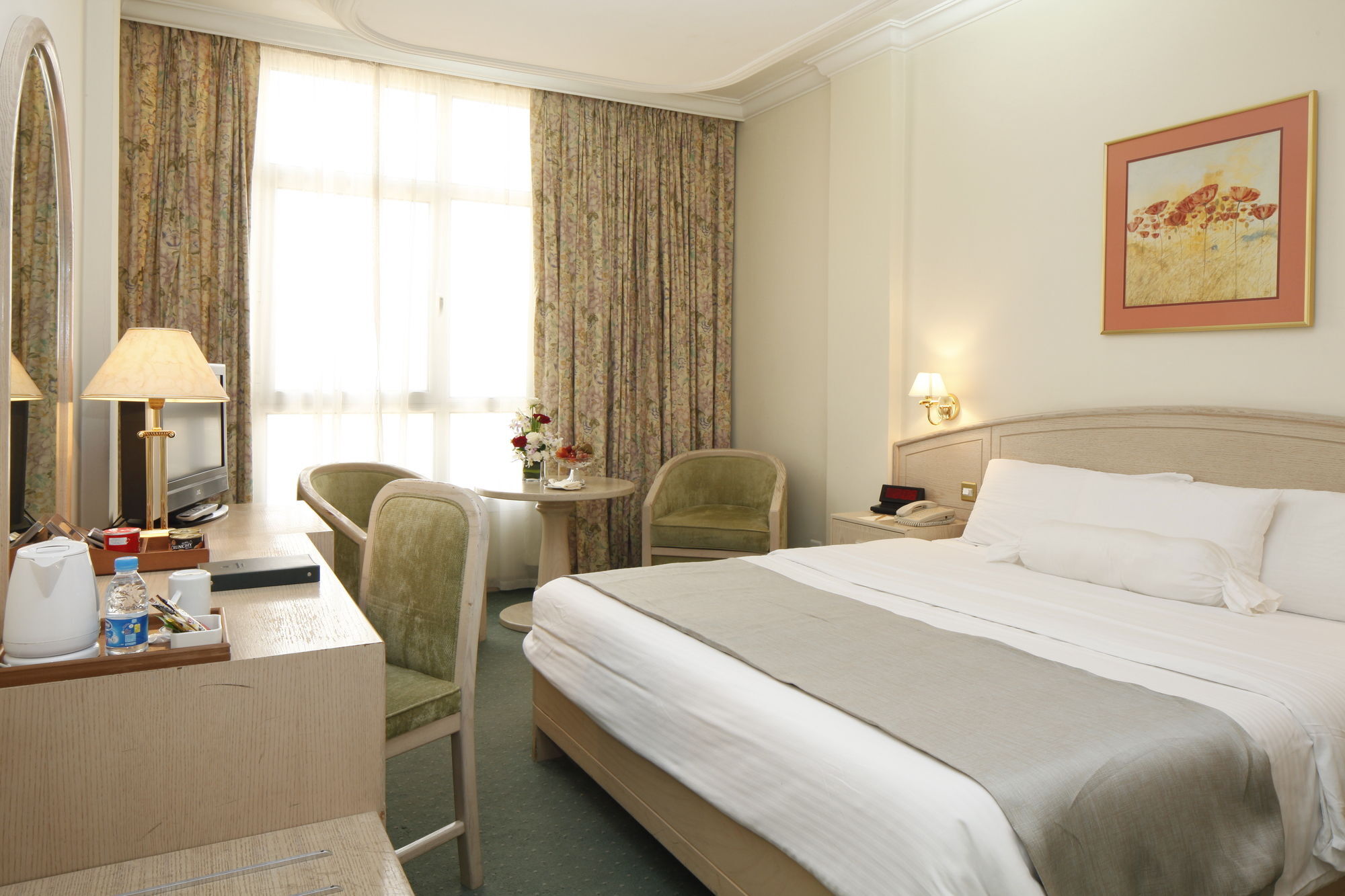 卡尔顿埃尔莫埃贝德酒店 达曼 外观 照片 A room at the hotel